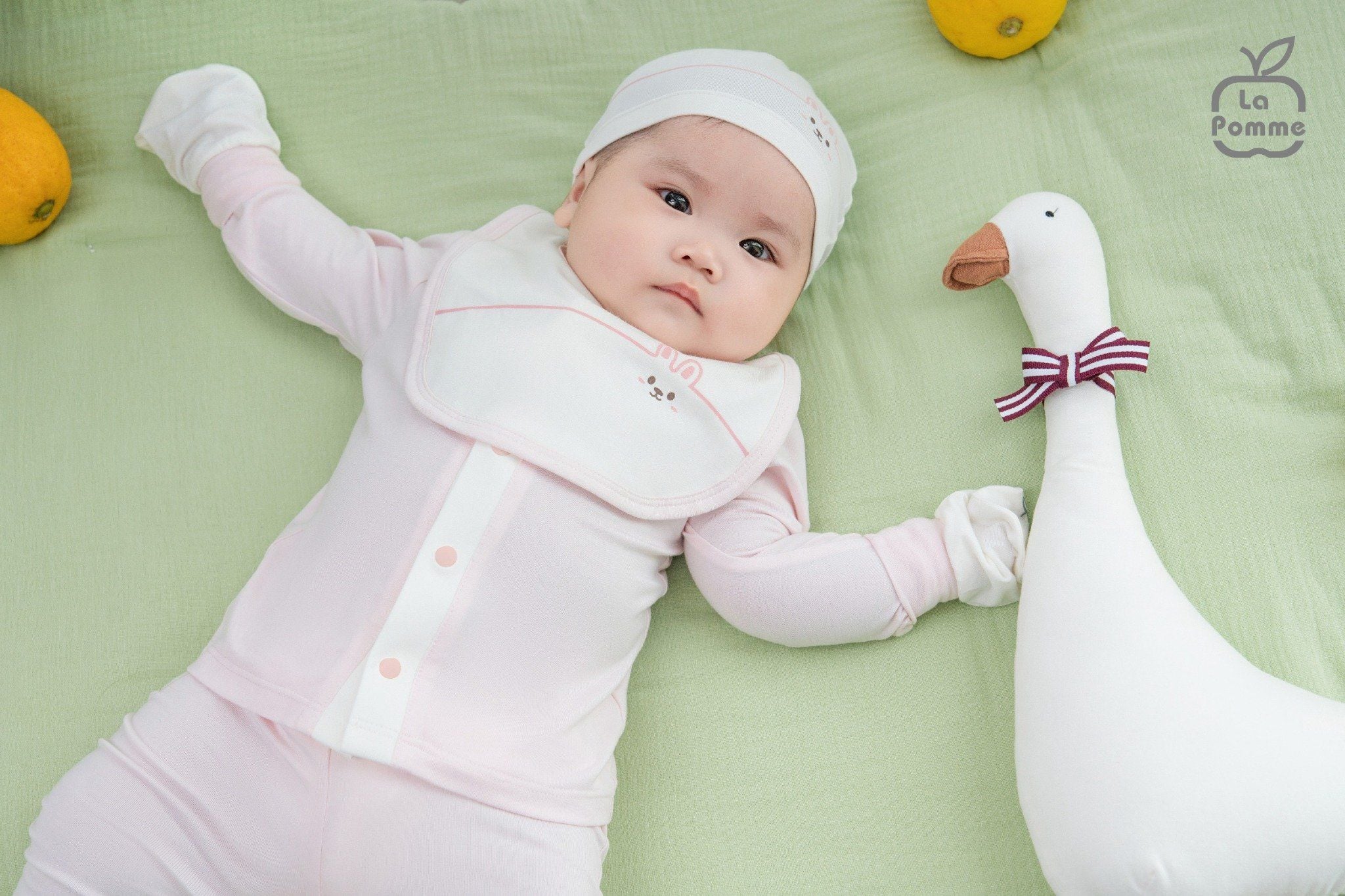  Set bao tay bao chân La Pomme phối tai ngộ nghĩnh 