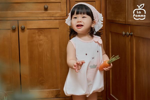  Body sát nách La Pomme thỏ hồng và dâu tây 