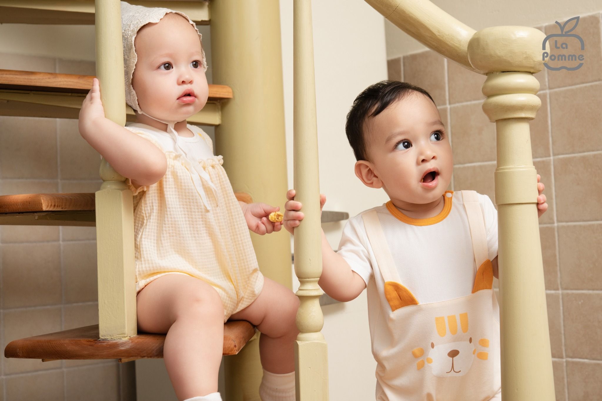  Body cộc tay La Pomme giả yếm vui tươi cùng bạn nhỏ 