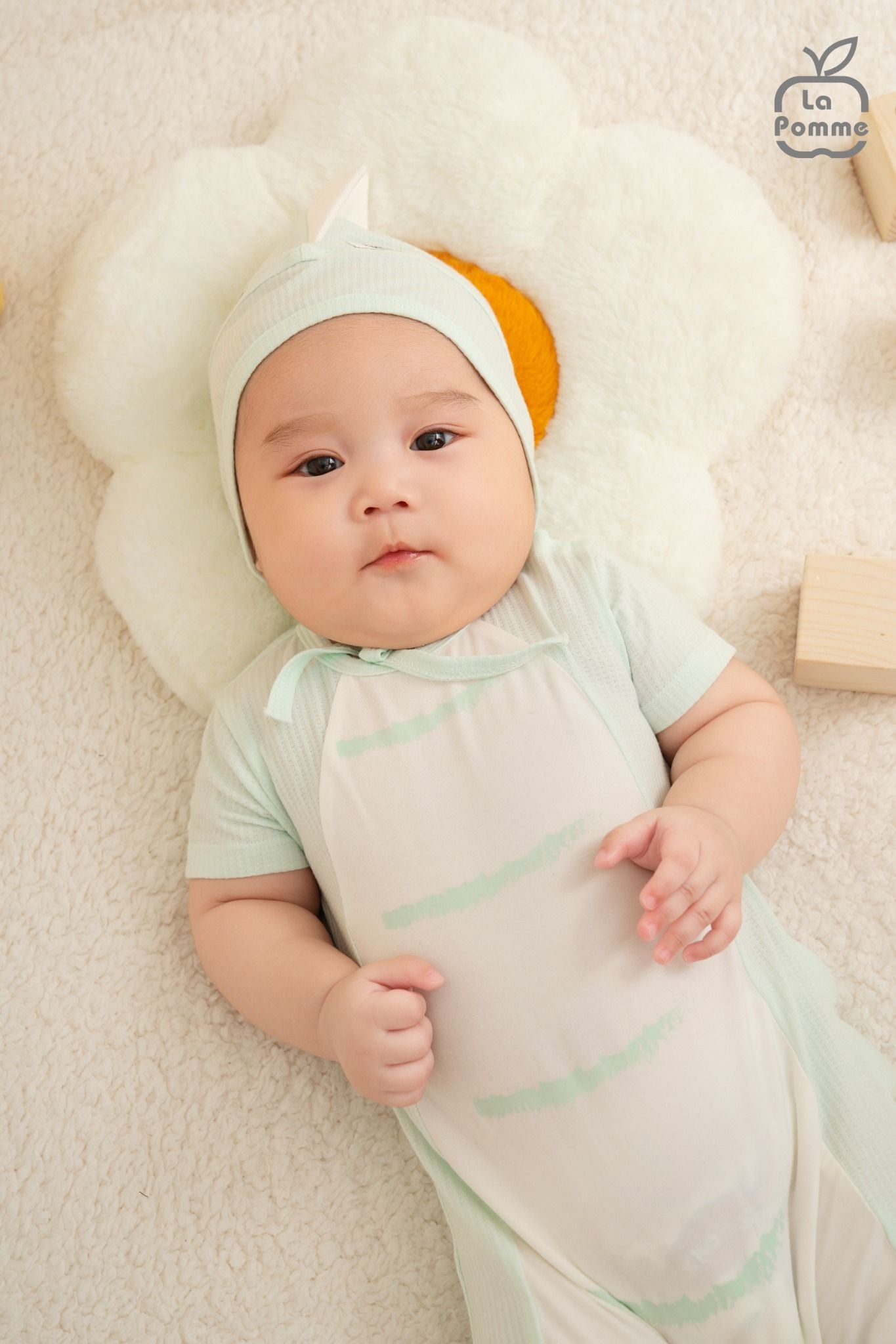  Set body cộc tay La Pomme kèm mũ khủng long bé con 