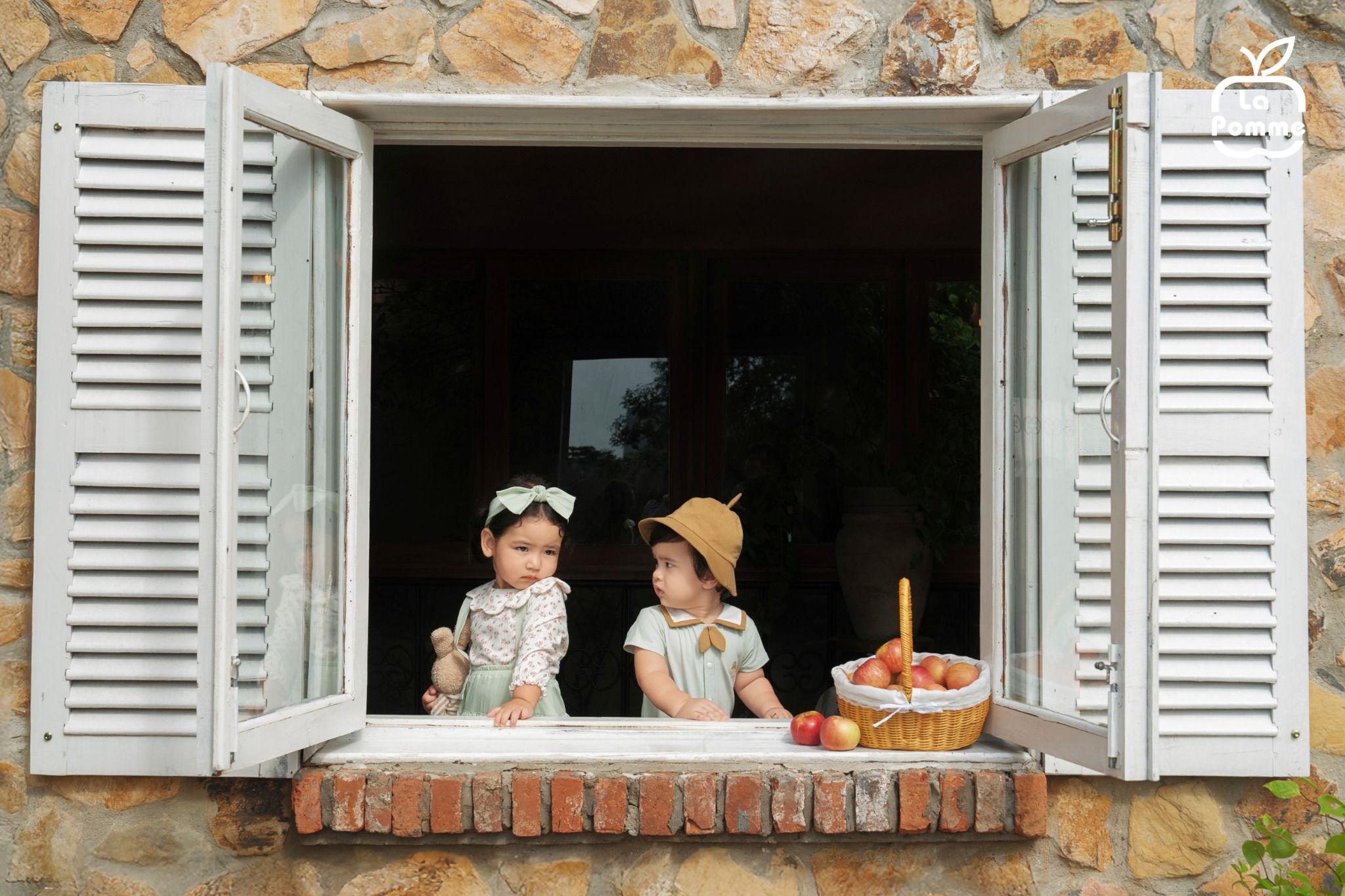  Body cộc tay La Pomme cổ cách điệu thế giới hạt dẻ 