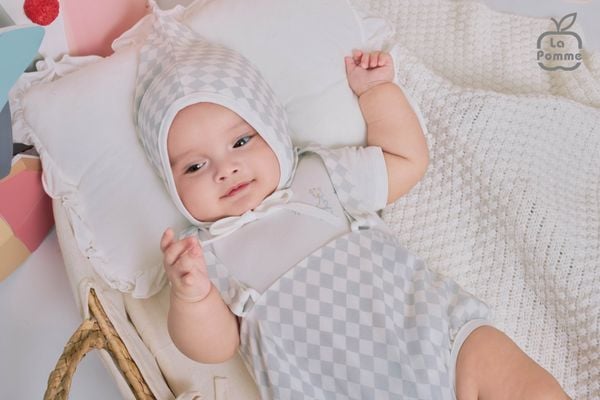  Mũ sơ sinh La Pomme phối họa tiết caro 