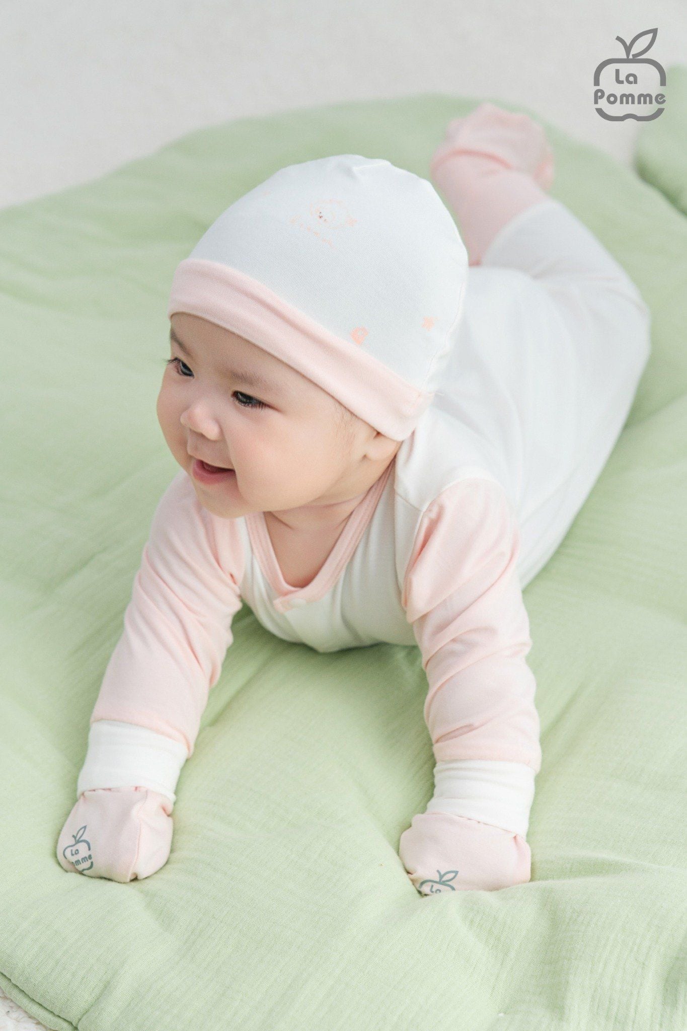  Body dài tay La Pomme liền tất họa tiết nhí cách điệu 