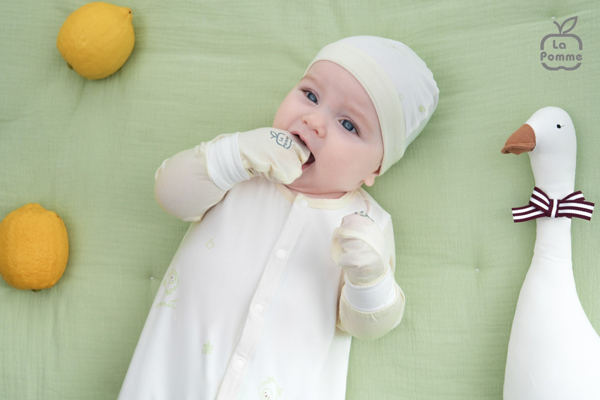  Set bao tay bao chân La Pomme họa tiết nhí cách điệu 