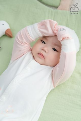  Set bao tay bao chân La Pomme họa tiết nhí cách điệu 