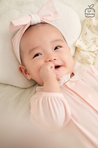  Set body dài tay kèm băng đô La Pomme phối ren điệu đà 