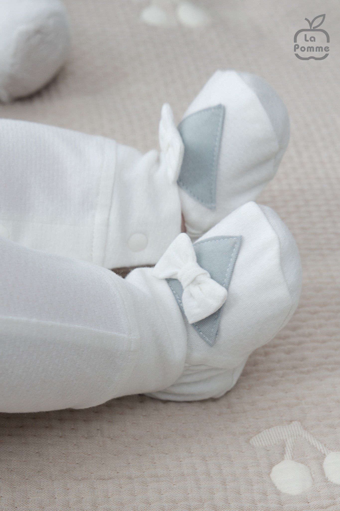  Set body dài tay kèm giày La Pomme bé con thanh lịch 