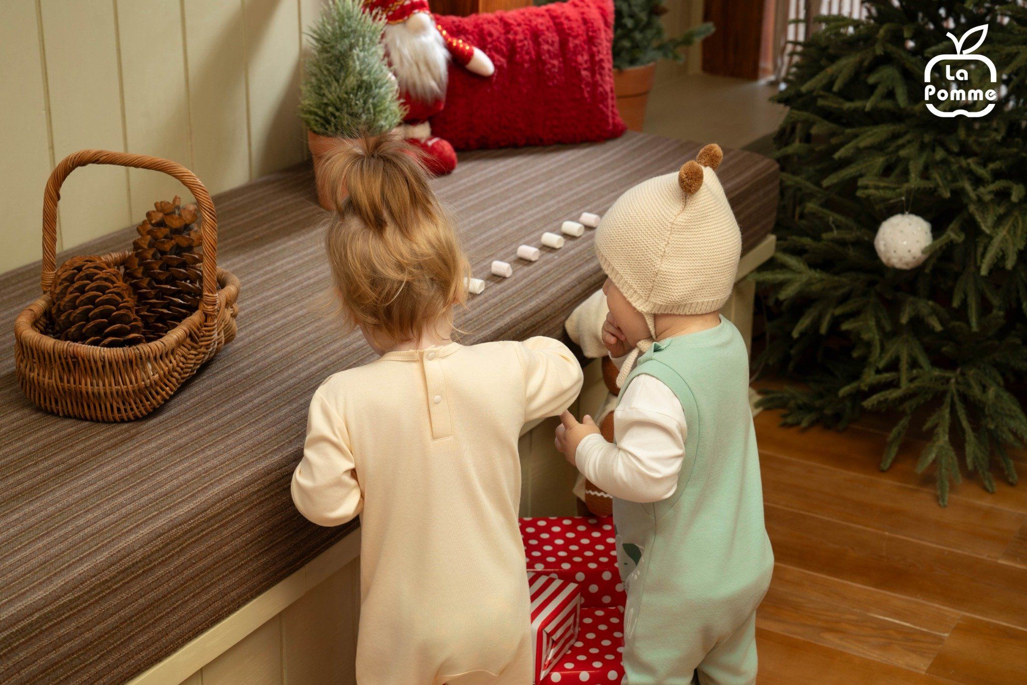  Body dài tay La Pomme yếm cổ dễ thương 