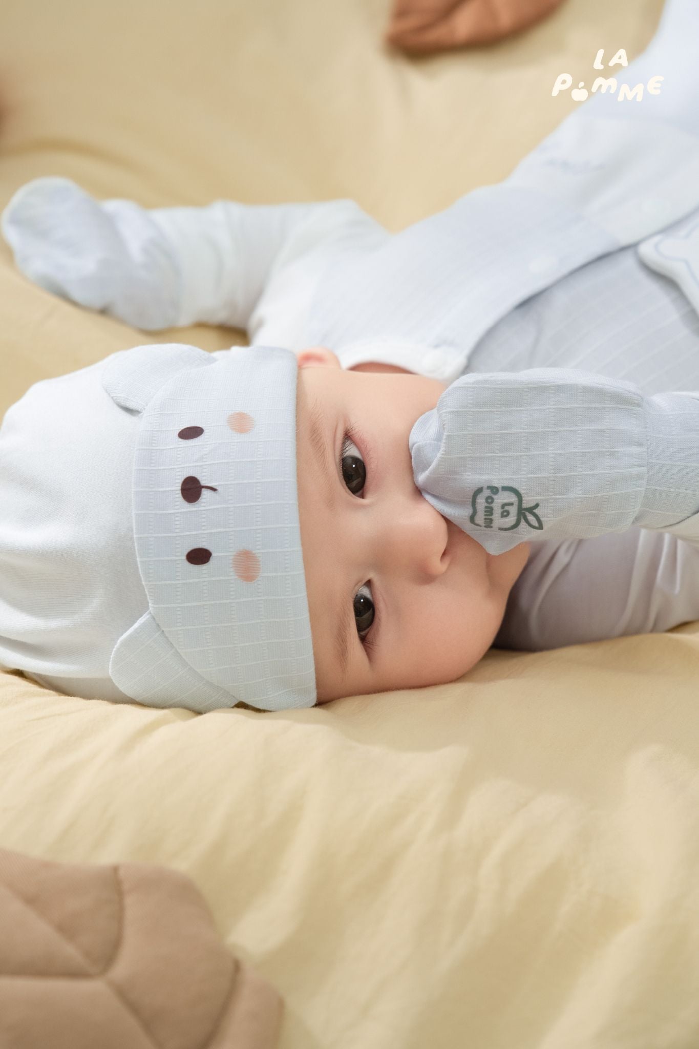  Mũ sơ sinh La Pomme gấu nhỏ yêu màu xanh 
