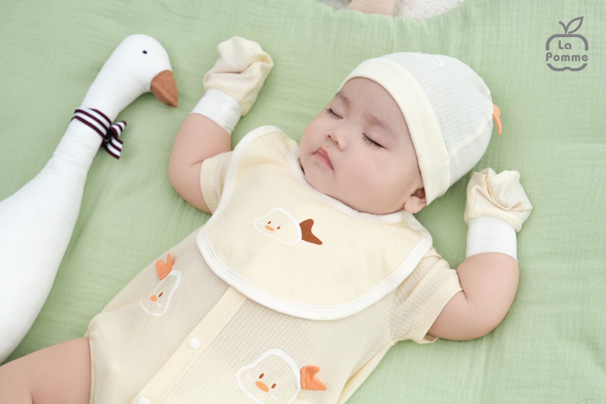  Yếm La Pomme Bé yêu bồng bềnh 