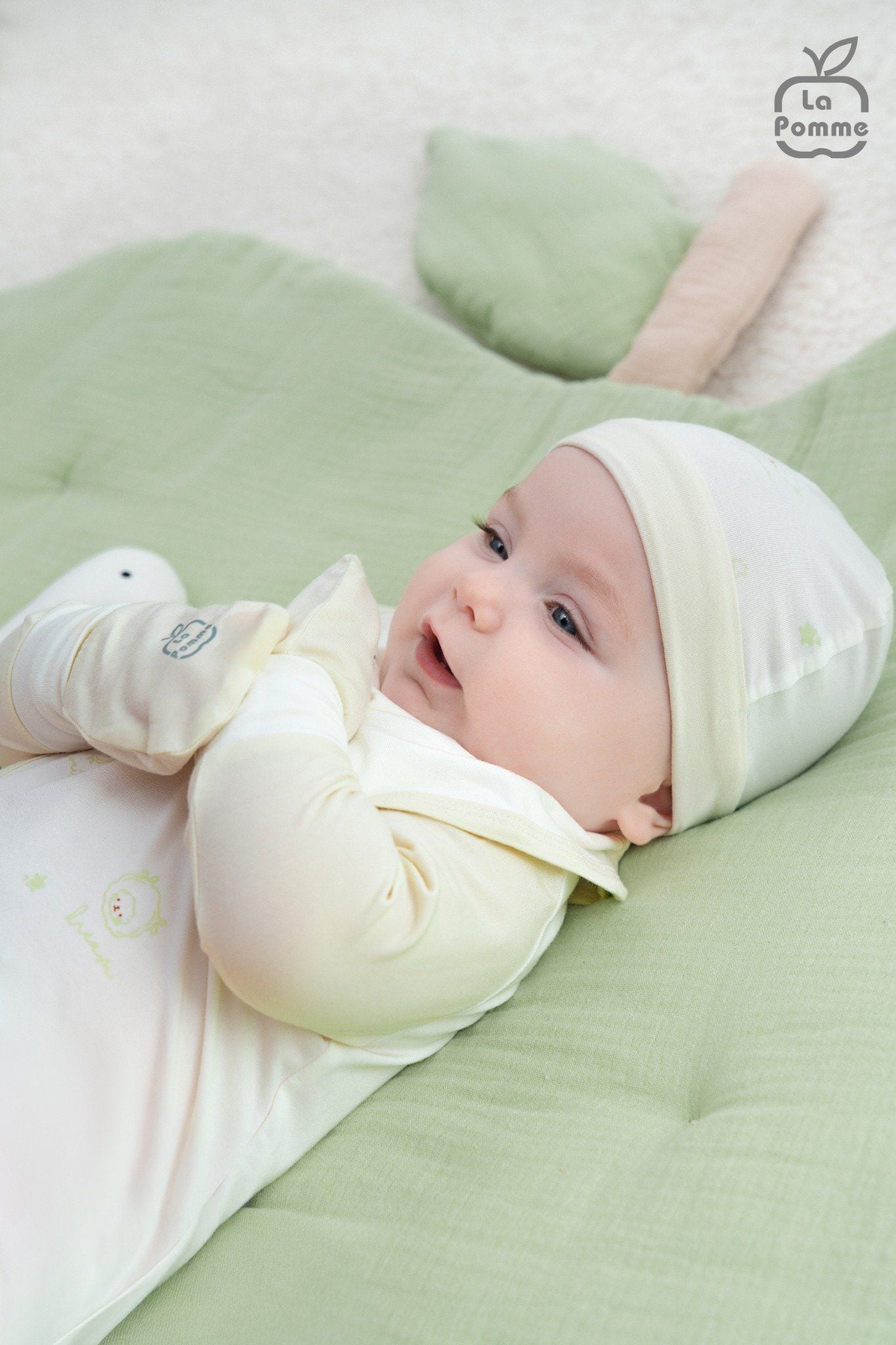  Yếm La Pomme họa tiết nhí cách điệu 