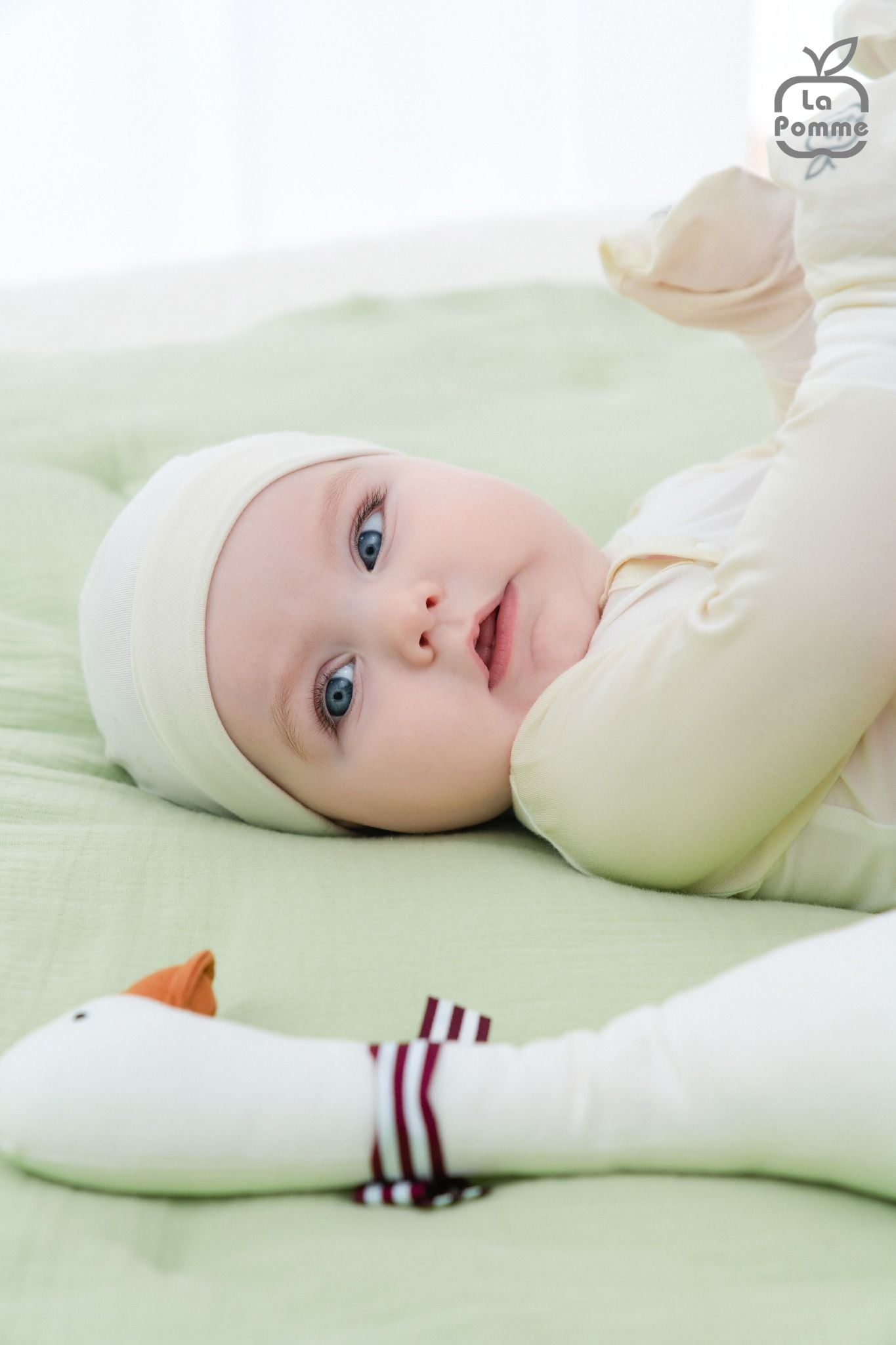  Mũ sơ sinh La Pomme họa tiết nhí cách điệu 