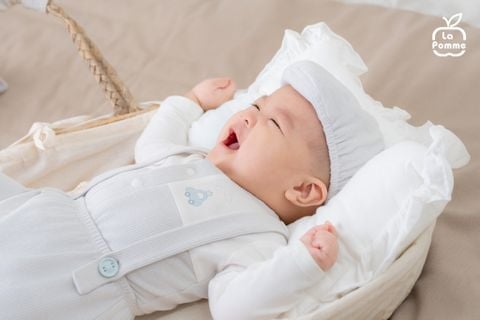  Set yếm và áo La Pomme bé vui khám phá 