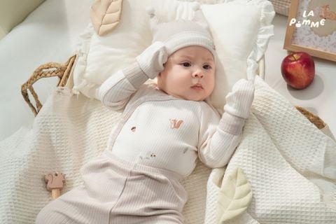  Set bao tay bao chân La Pomme chú sóc và quả sồi 