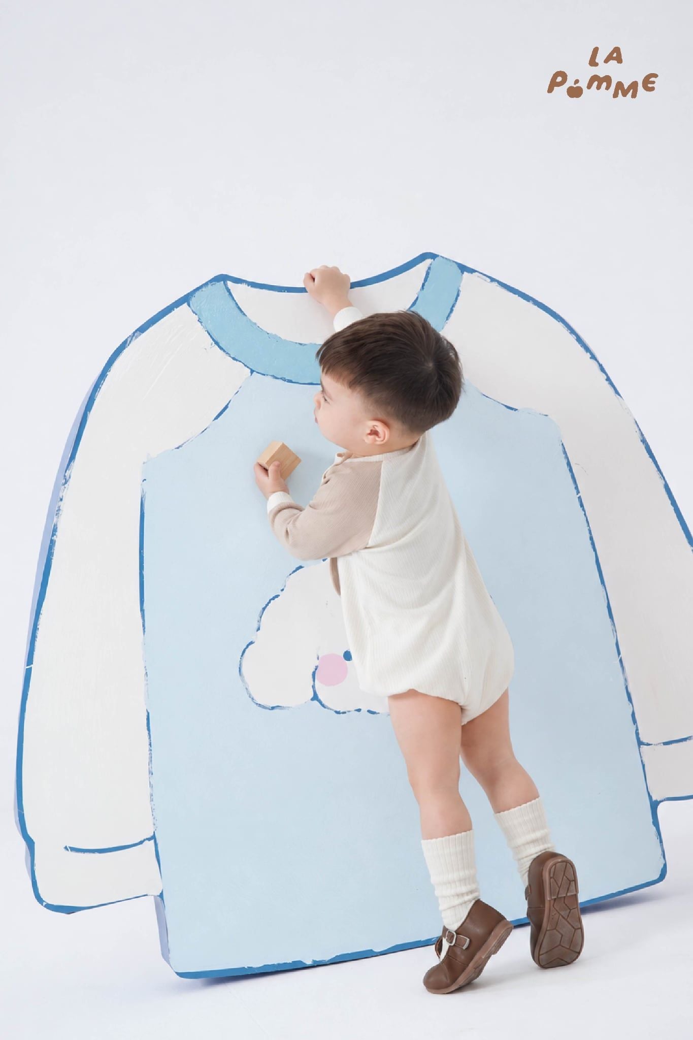  Body dáng thời trang La Pomme trò chuyện cùng cún con 
