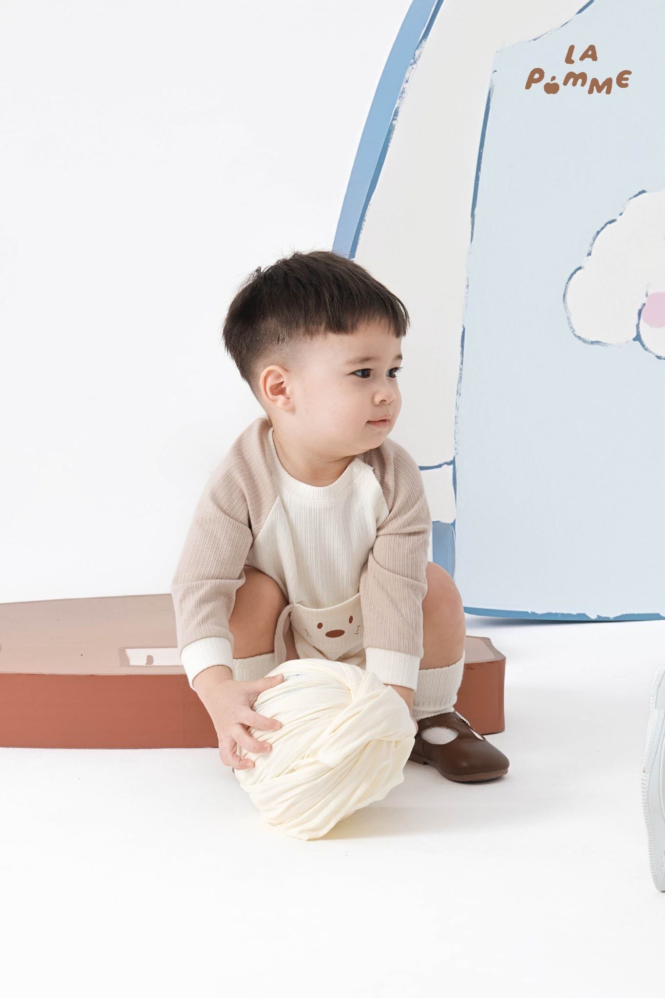  Body dáng thời trang La Pomme trò chuyện cùng cún con 