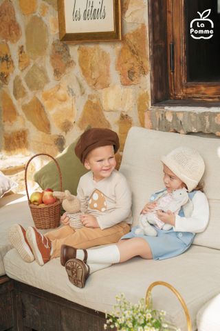  Set váy yếm kèm áo dài tay La Pomme người bạn cánh cụt 