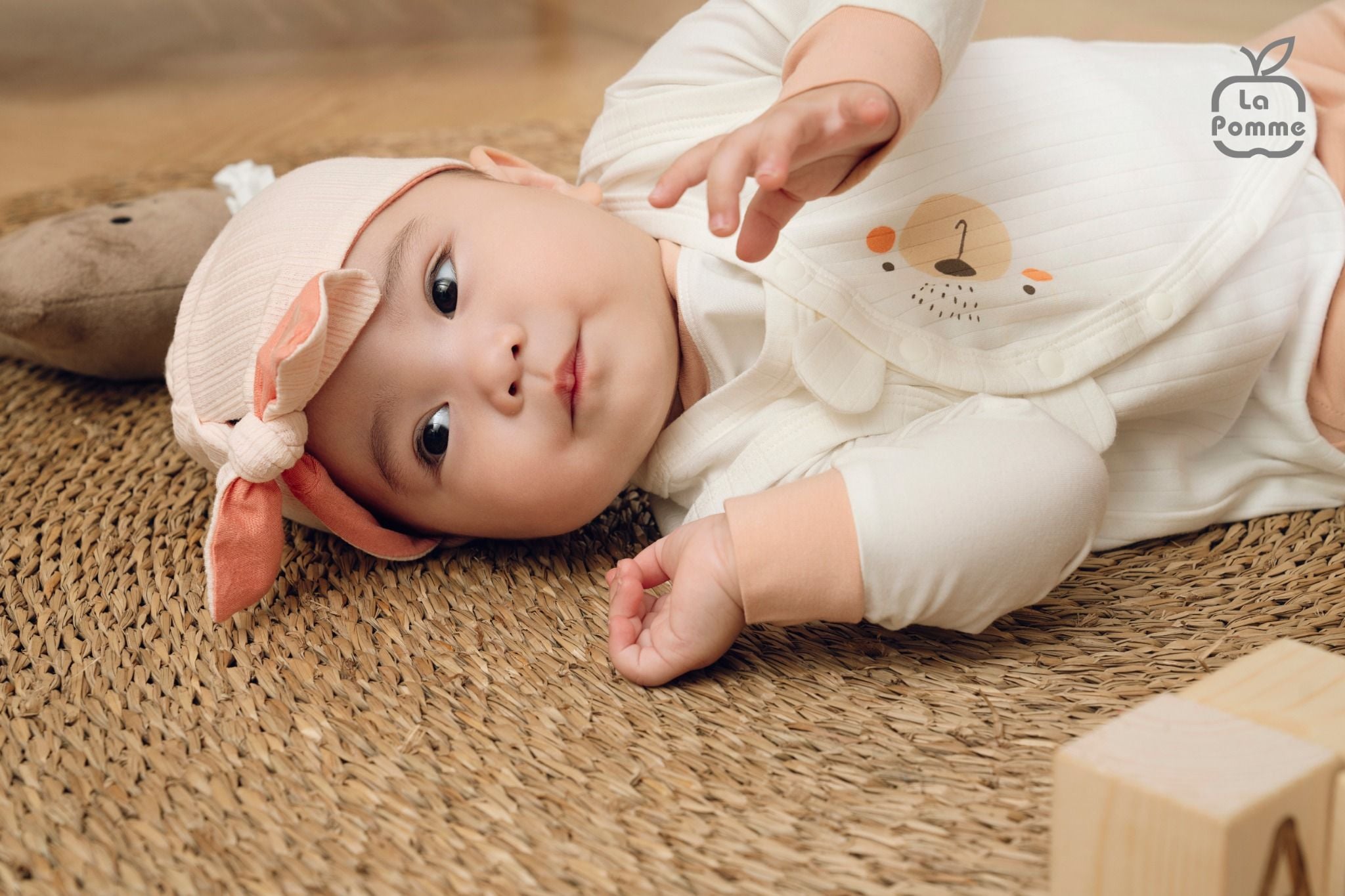  Áo gile La Pomme cúc lệch mùa ấm ghé thăm 