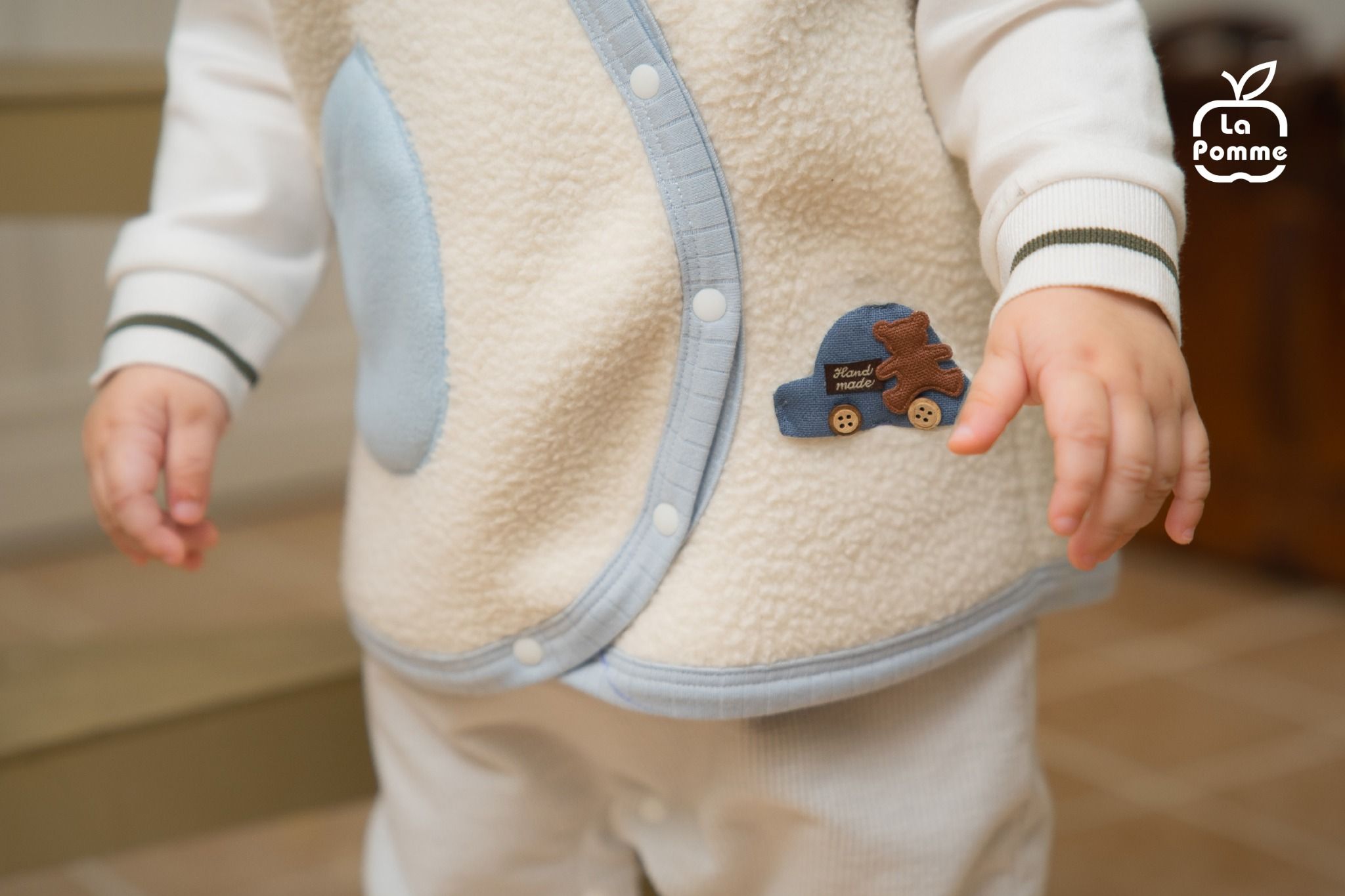  Áo gile La Pomme viền màu happy pola bear 