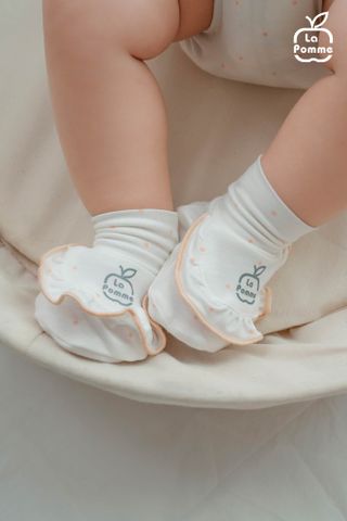  Set bao tay bao chân La Pomme chấm bi hoa điệu đà 