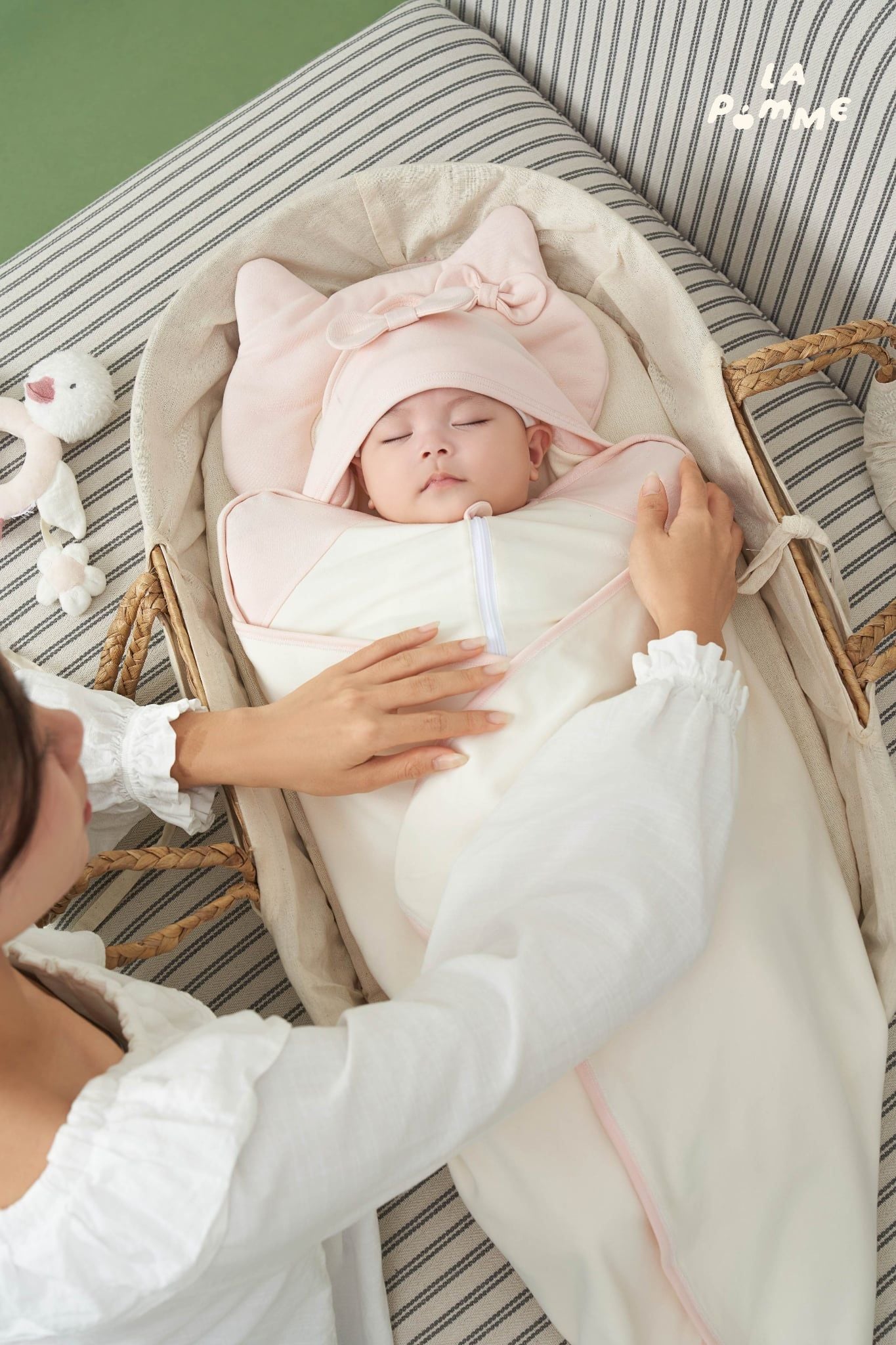  Nhộng chũn La Pomme chiếc nơ của bé mèo 
