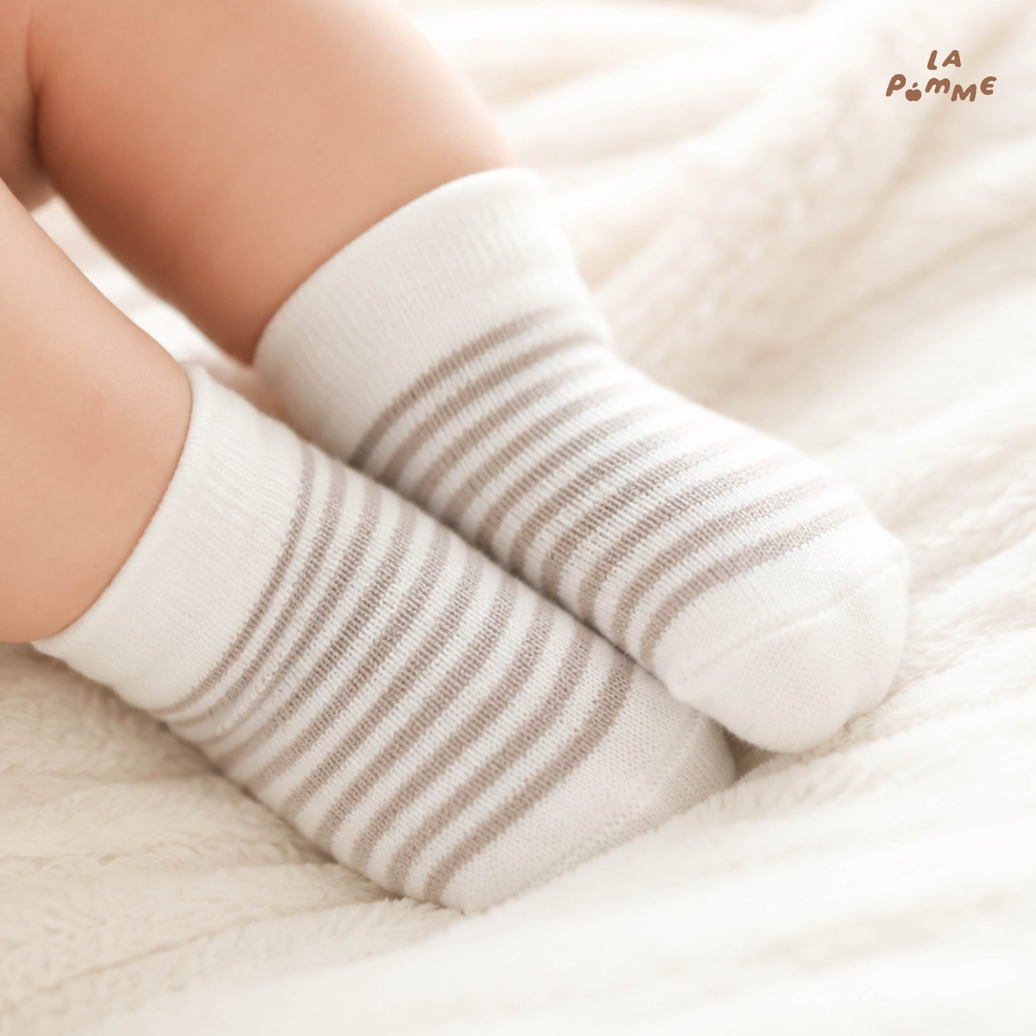  Set 02 đôi tất La Pomme họa tiết kẻ thanh lịch 