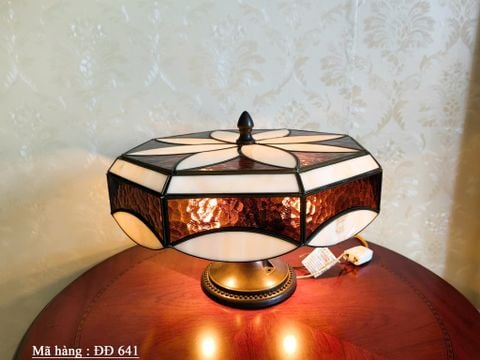  Cặp đèn ốp trần hoặc tường được làm bằng kim loại 