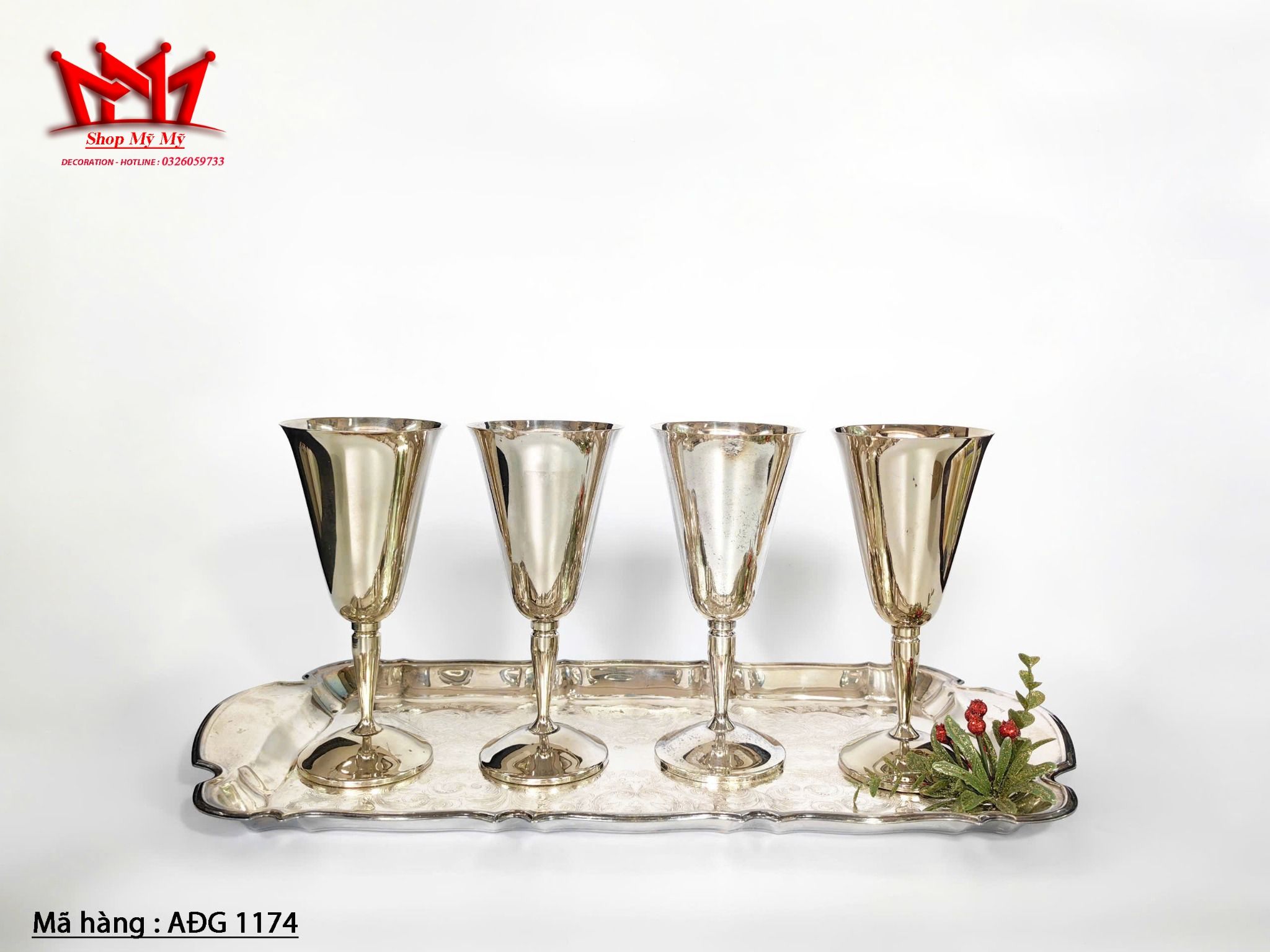 Bộ 8 ly bằng đồng mạ bạc cổ điển của Tây Ban Nha.