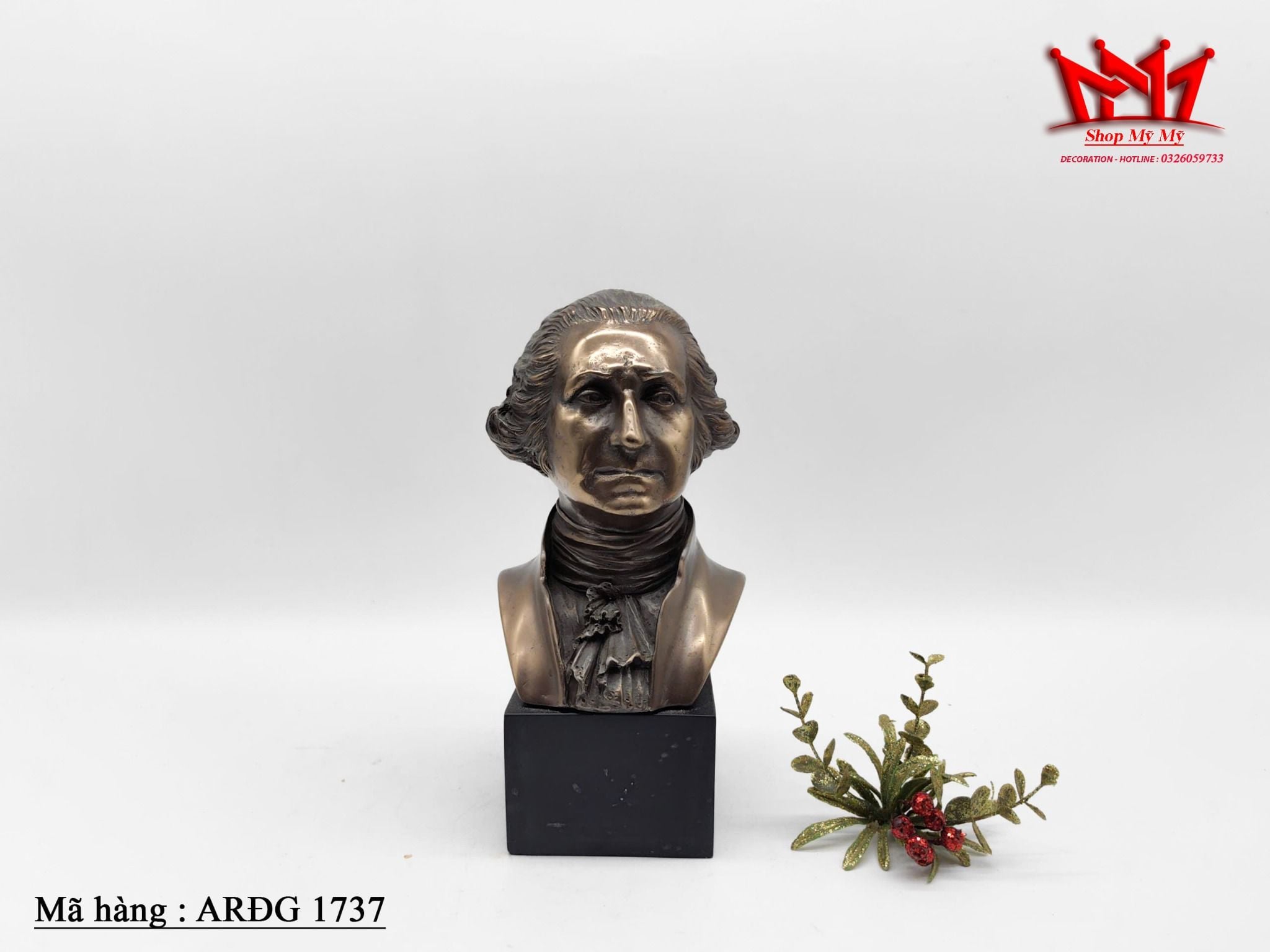 Tượng bán thân Tổng thống đầu tiên của Hoa Kỳ George Washington .