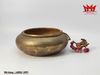 Chiếc chậu đồng được chế tác với đường viền dạng dây thừng quanh miệng