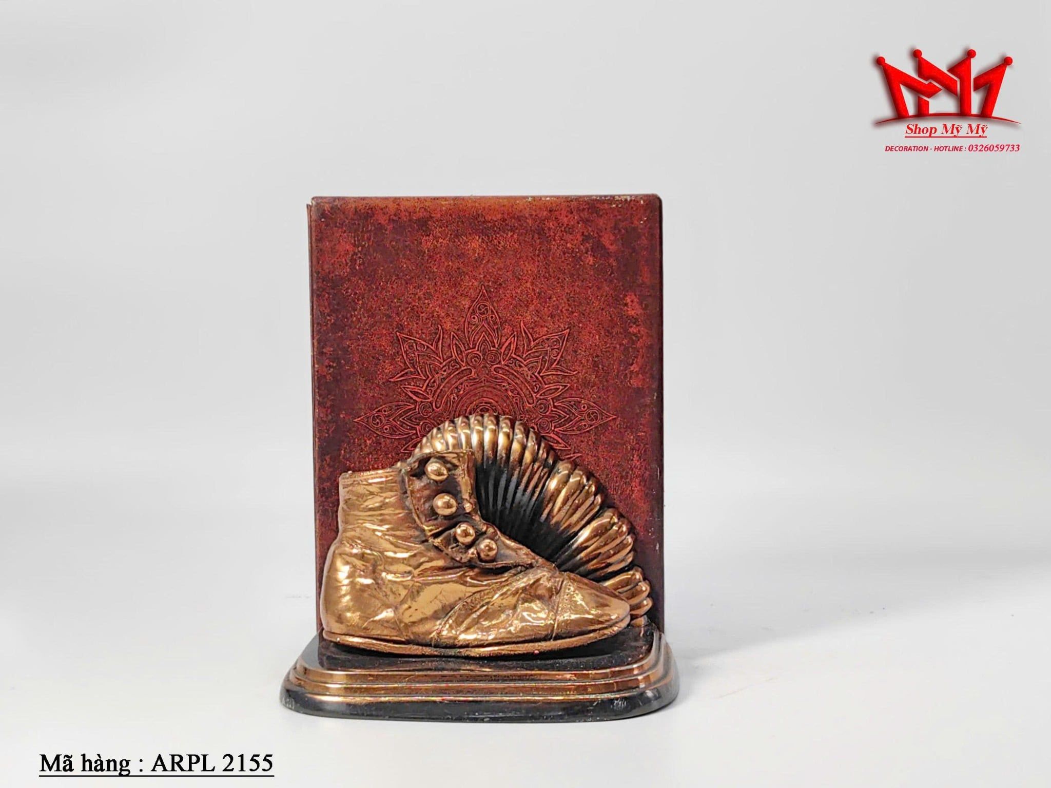 Bộ chặn sách trang trí hình đôi giày được làm bằng chất liệu Atimon