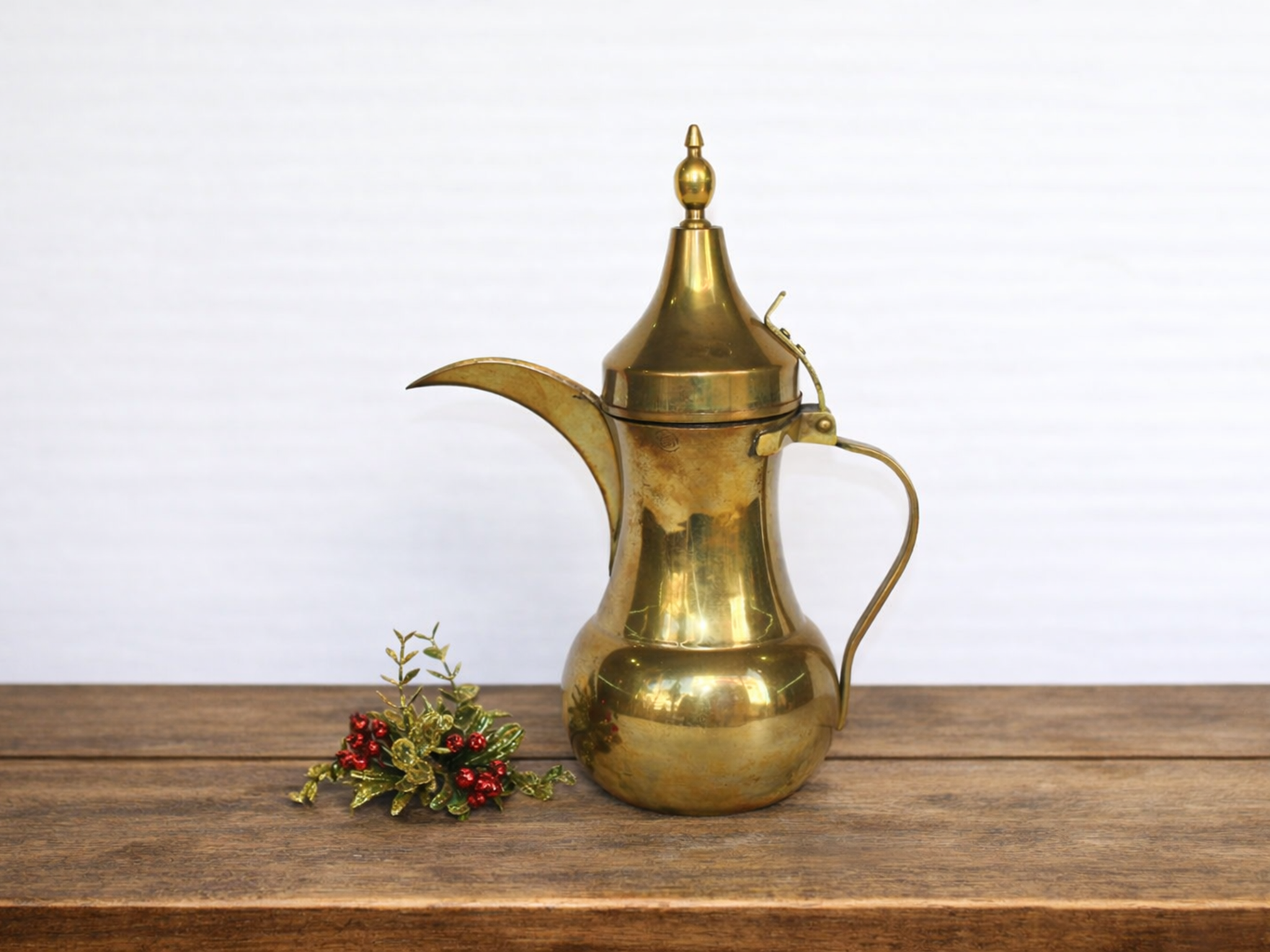 Bình đồng trang trí – kiểu dáng cổ điển, tinh xảo phong cách Ả Rập