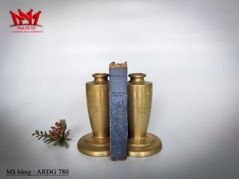  CHẶN SÁCH BÌNH HOA ĐỒNG – NÉT THANH TAO CHO GÓC NHỎ TRÍ THỨC 