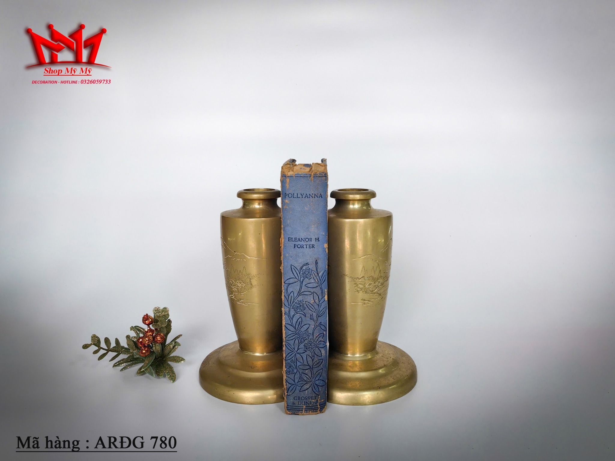 CHẶN SÁCH BÌNH HOA ĐỒNG – NÉT THANH TAO CHO GÓC NHỎ TRÍ THỨC