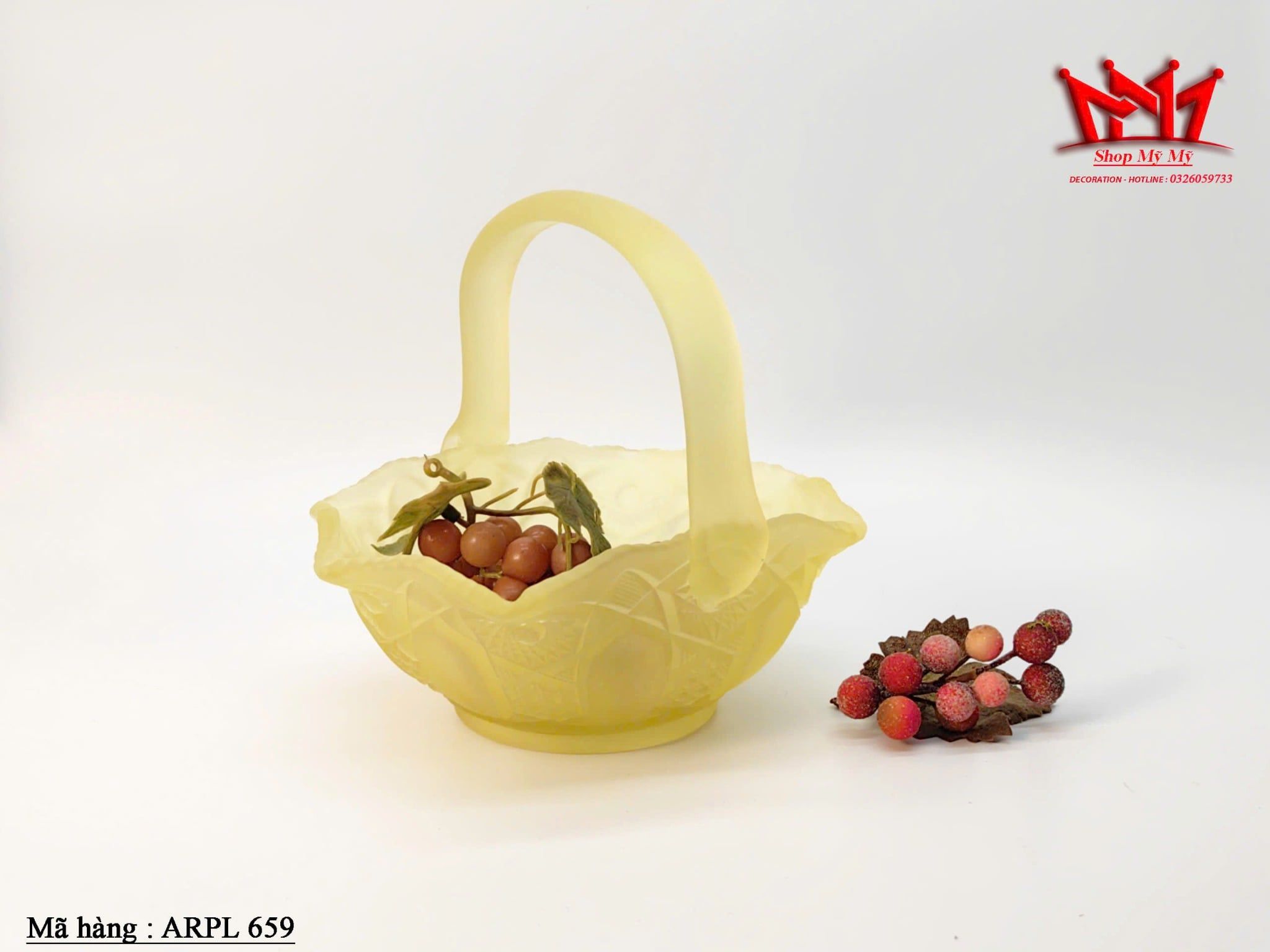 MỘT CHIẾC GIỎ THỦY TINH NGHỆ THUẬT CỔ ĐIỂN