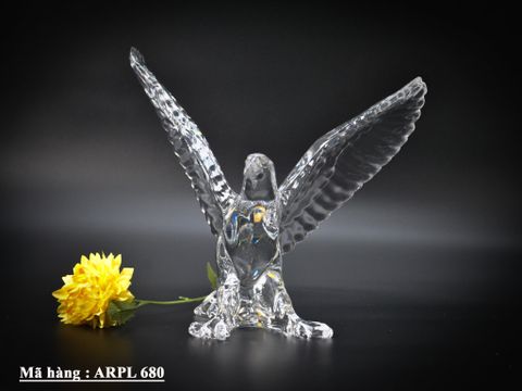  Tượng đại bàng pha lê – Biểu tượng của quyền lực và tầm nhìn 
