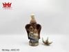 Chai rượu hình đại bàng được làm bằng gốm sứ