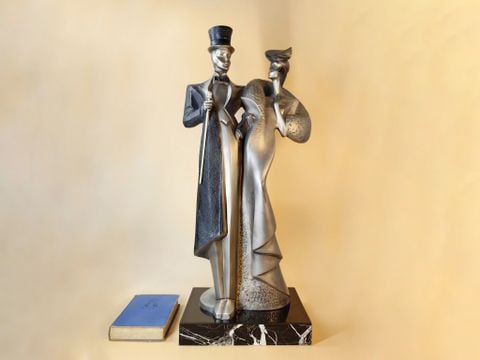  Bức tượng Art Deco của Austin Production lấy cảm hứng từ Alexsander Danel. có chữ ký. 