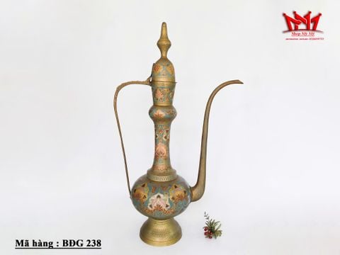  Bình đồng thau Ấn Độ cổ điển lớn có men khắc và họa tiết hoa màu. 