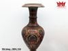 Bình đồng được làm thủ công bằng đồng thau Ấn Độ với chi tiết sơn màu và khắc tay