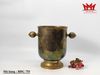 Bình đựng đá ngâm chai rượu được làm bằng đồng.