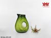 Bình rót rượu thủy tinh màu xanh lá giống 1 chiếc bình nước có tay cầm.