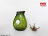 Bình rót rượu thủy tinh màu xanh lá giống 1 chiếc bình nước có tay cầm.