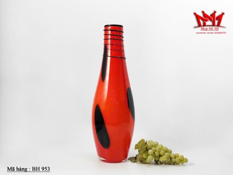  Bình hoa thủy tinh nghệ thuật cao cấp với tông màu đỏ rực rỡ phối họa tiết đen nổi bật 