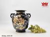 Chiếc bình sứ Nhật Bản màu đen với họa tiết hoa vàng