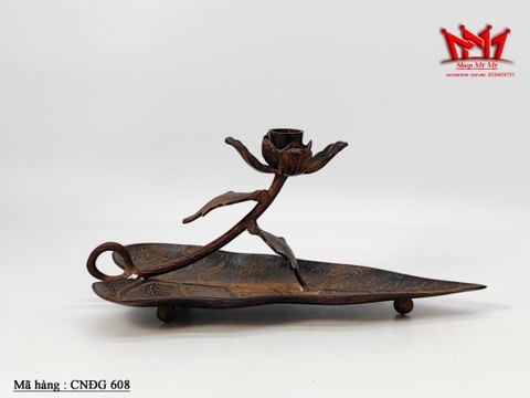  CHÂN NẾN ĐỒNG HÌNH LÁ PHỐI ĐÓA HỒNG CỔ ĐIỂN – LẠNG MẠN, QUÝ PHÁI VÀ NGHỆ THUẬT 