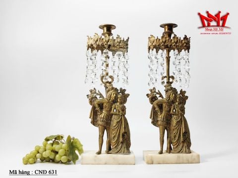  Cặp chân đèn nến bằng đồng đế đá với hạt pha lê cổ điển được sưu tầm Châu Âu. 