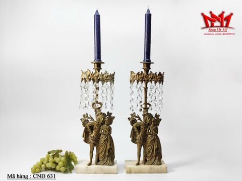  Cặp chân đèn nến bằng đồng đế đá với hạt pha lê cổ điển được sưu tầm Châu Âu. 