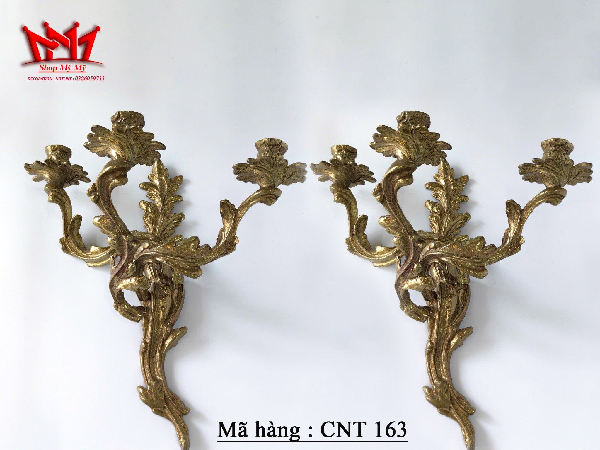 Cặp chân đèn nến gắn tường bằng đồng xưa của Pháp.