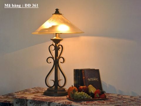  Đèn chụp thủy tinh thân bằng sắt (ĐĐ 361) 